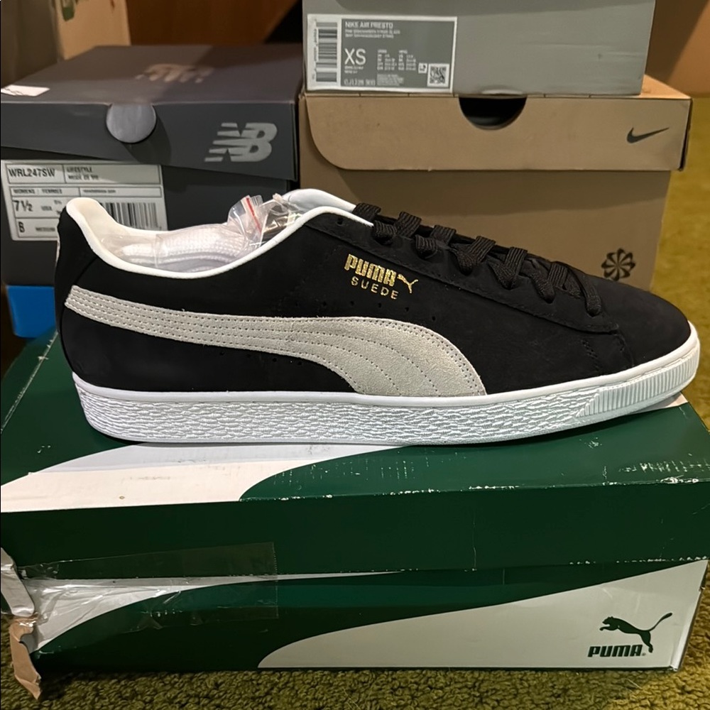 Puma Black and White Sneakers Classic Design